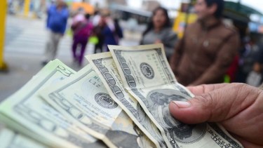 Viajes al exterior tras la devaluación: cuánto vale ahora el dólar Qatar