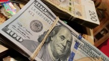 Imagen de Más cepo al dólar MEP: ahora para quienes accedan a los créditos de ANSES