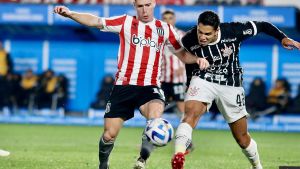 Estudiantes bailó a Corinthians pero sin eficacia, y quedó eliminado de la Sudamericana