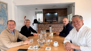 Figueroa y Gutiérrez sentaron al ministro de Economía en la mesa de transición de Neuquén