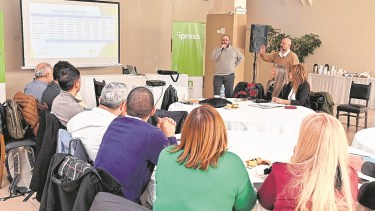 La reunión, en Viedma, se extendió por cuatro horas. Foto: Marcelo Ochoa. 