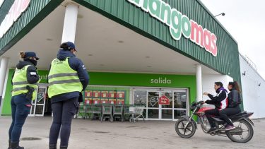 Se trata del hipermercado Chango Más ubicado en exRuta 22 y Perticone. Foto: Archivo Mauricio Martín.