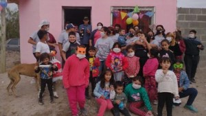 Un merendero de Roca realiza una colecta para que sus niños tengan regalos por el Día de las Infancias