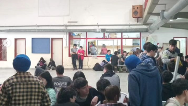 Estudiantes del CET 9 realizaron una sentada. Foto: gentileza