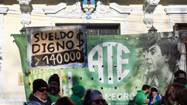 En la mañana del miércoles se había instalado una carpa frente a Casa de Gobierno. 
Foto: Marcelo Ochoa