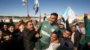 Las imágenes de Jamal Bhuyan, el capitán de Bangladesh que hizo su debut en el Federal A