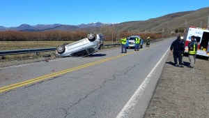 Una mujer hospitalizada tras vuelco en la Ruta 40, cerca de Junín de los Andes