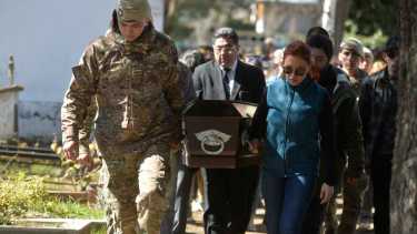 Despiden los restos de Oscar, una de las víctimas