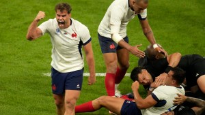 Los All Blacks deslumbraron con el Haka, pero perdieron con Francia en el debut del Mundial
