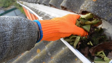 El buen escurrimiento del agua de lluvia de los techos protege otras partes esenciales de la vivienda.