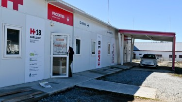 En el hospital modular que se instaló durante la pandemia en Bariloche funcionan consultorios. Foto: Chino Leiva