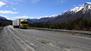 Weretilneck y la Fiscalía de Estado presentaron un amparo por los «cráteres» de la Ruta 40