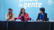 Imagen de Reapareció Arabela Carreras en un acto público, a diez días de la derrota electoral en Bariloche