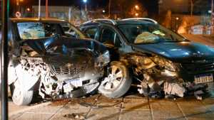 No andaba el semáforo, quisieron cruzar a la vez y chocaron, en Cipolletti