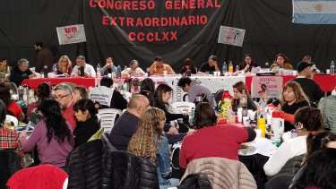 El congreso convocado en la capital provincial  definiría un nuevo plan de lucha del sector docente. Foto: archivo.
