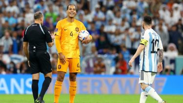 Van Dijk no coincidió con las críticas de Van Gaal.