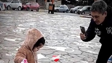 Huguito Flores pasó sus últimas vacaciones en Bariloche, junto a su hija Catalina.-