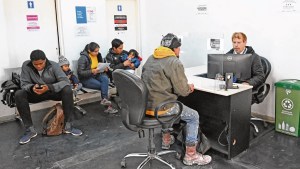 Inmigración en Neuquén: venezolanos lideran el ranking, en busca de Vaca Muerta
