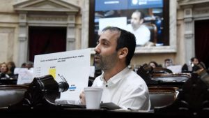 Hagman confirmó que insisten al Gobierno con un salario básico universal: «tengo expectativas»