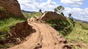 Una pareja hizo un hueco enorme en la Gran Muralla china: la insólita justificación que dieron