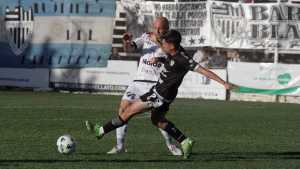 Cipolletti recibe a Villa Mitre en busca de otro triunfo clave en La Visera por el Federal A