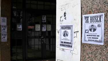 Hubo señalamientos ayer en la protesta que se llevó a cabo en San Martín 755 de Neuquén capital (foto Matías Subat)