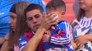 Balas de goma, piedrazos y niños evacuados: graves incidentes entre hinchas de Godoy Cruz de Mendoza