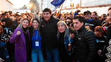 El festejo lo capitalizó ayer el sector Azul y Blanco del MPN, con el petrolero Rucci a la cabeza. Foto; gentileza.