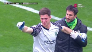 Cambeses, del llanto por no querer salir al pase gol en el triunfo de Banfield