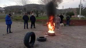 Protesta en Sauzal Bonito: suspendieron el corte de la Ruta 17 por una promesa