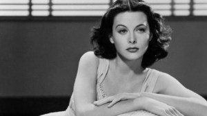 Protagonistas olvidadas: Hedy Lamarr, la autora de la tecnología que creó el wifi, GPS y bluetooth 