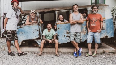 La banda de reggae se presenta este viernes en la Sala del Libertador de la capital rionegrina. 