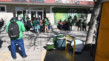 ATE llevó a cabo actividades en el marco de las protestas en el hospital Zatti de Viedma. Foto: Marcelo Ochoa.