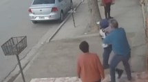 Imagen de Los echó de su comercio por intentar robarle y lo atacaron con un ladrillo, en Cipolletti