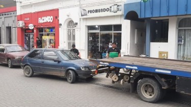 El operativo se desarrolló con la colaboración entre la Policía de Río Negro y personal de Tránsito municipal. Foto Gentileza