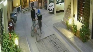 El hecho ocurrió este domingo alrededor de las 7 en un complejo habitacional. Foto: Gentileza.