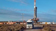 Imagen de Por Vaca Muerta, dos de cada tres barriles de petróleo del país salen de la Cuenca Neuquina