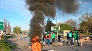 Puentes Cipolletti-Neuquén, este lunes: concentración y posible corte de ATE Río Negro