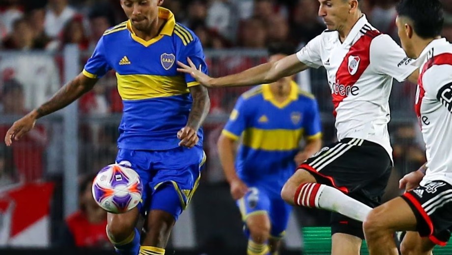 Boca y River chocan en la Bombonera.