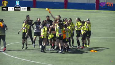 Las jugadoras de Pacífico festejaron la clasificación a la Copa Federal.