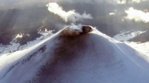Imagen de Alerta naranja del volcán Villarrica: con baja visibilidad y emisión, qué dice el reporte