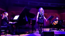 Imagen de «La canción de las poetas» se presenta en El Biombo, de Roca