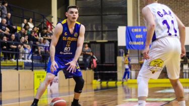 Nicolás Kalalo, afianzado en el perímetro de los roquenses. (Club Del Progreso)