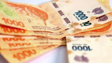 Cerca de dos millones de personas reciben desde este lunes la primera de las dos cuotas del refuerzo ANSES. Archivo. 