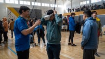 Imagen de Universidades de Bariloche alientan a los jóvenes a estudiar con una muestra de carreras