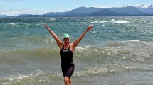 Imagen de Roxana Pescader, la nadadora de Bariloche que desafía lagos y mares