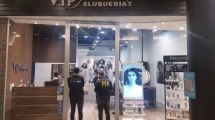 Imagen de Por fuga de dólares, la Aduana allanó 18 bancos