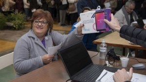 Quiénes pueden acceder a las tablets gratis de ENACOM durante octubre 2023