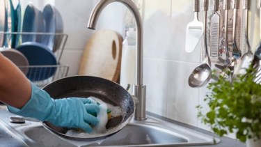 Las empleadas domésticas deben cobrar un aumento salarial con los haberes de octubre 2023.-