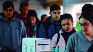 Jóvenes: su voto es clave, pero pocos los escuchan